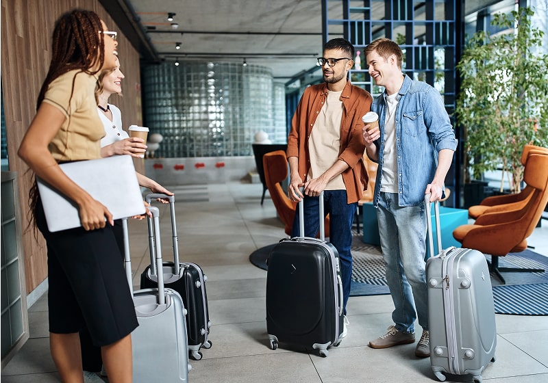 KT - People ready to travel