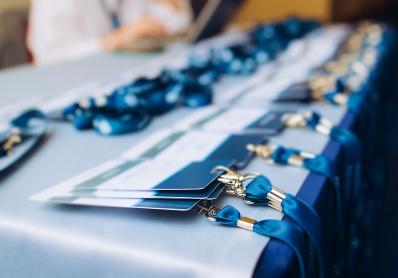 KT - Table full of access card