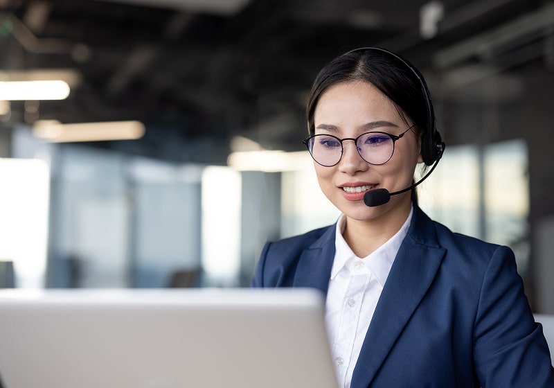 KT - Photo of a receptionist