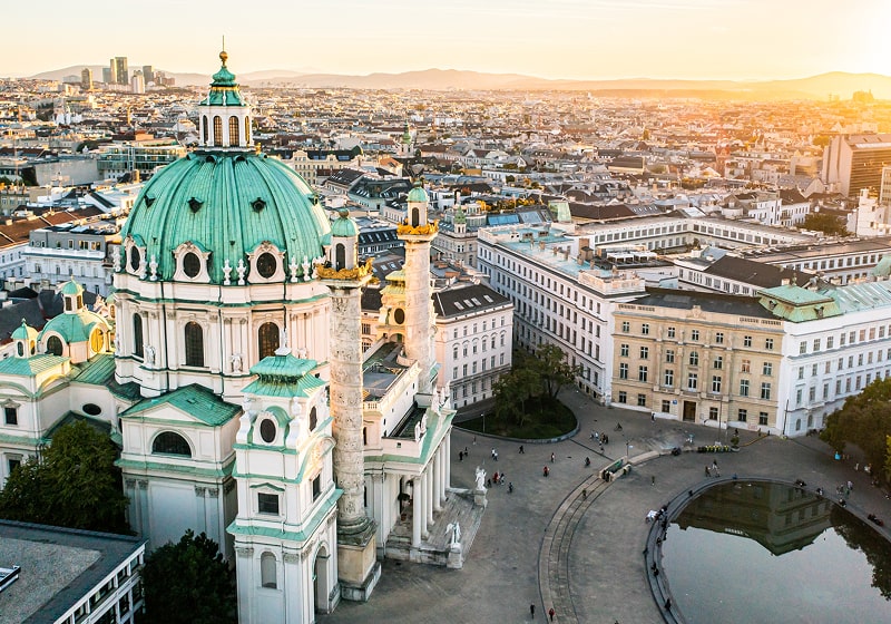 KT - Picture of a EU style city